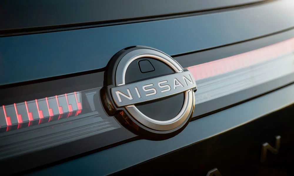 Фото Nissan Murano — интерьер, фото 2. Общий план салона: архитектура панели, консоль и кресла. Уровень отделки читается по стыкам панелей и мягким поверхностям в зонах касания Nissan Murano — интерьер, фото 2