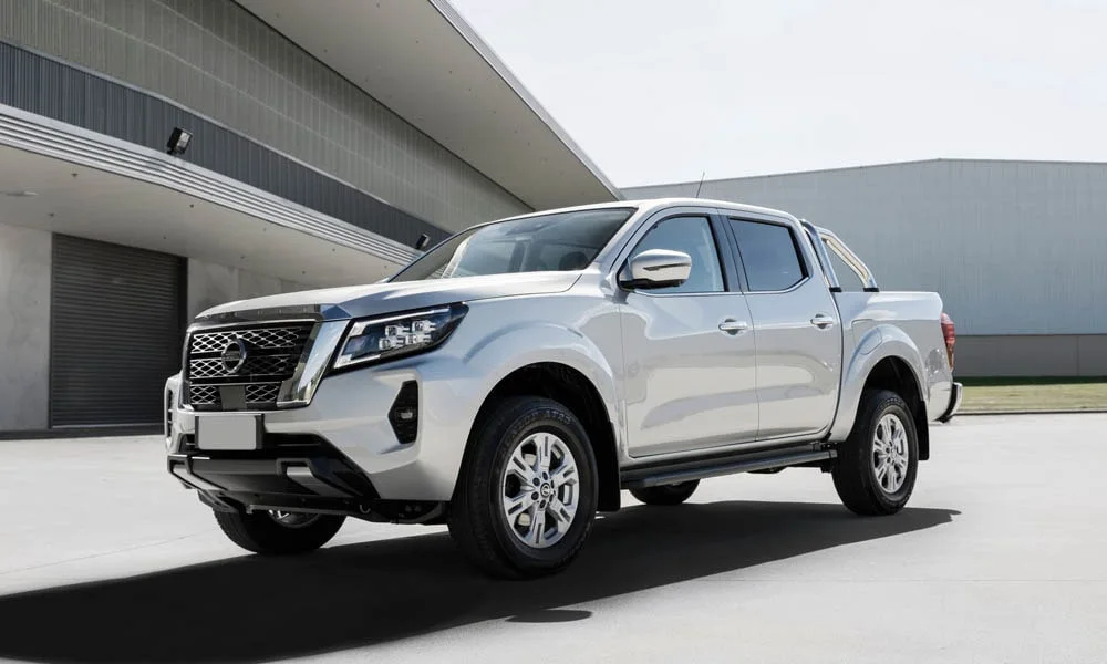 Фото Nissan Navara — вид спереди, фото 5. Оптика, решётка и бампер — первое впечатление о модели Nissan Navara — вид спереди, фото 5