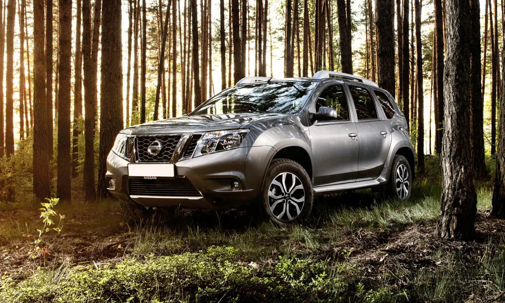 Фото Nissan Terrano — вид спереди, фото 7. Оптика, решётка и бампер — первое впечатление о модели. Дневные ходовые огни включаются автоматически с запуском Nissan Terrano — вид спереди, фото 7