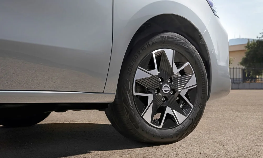 Фото Nissan Townstar — экстерьер. Фактура и исполнение внешней детали. Мелкие элементы экстерьера дополняют общий стиль модели Nissan Townstar — экстерьер
