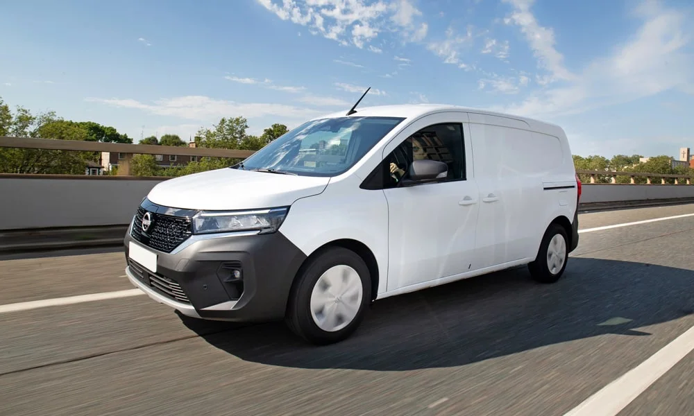 Фото Nissan Townstar — вид спереди, фото 7. Оптика, решётка и бампер — первое впечатление о модели Nissan Townstar — вид спереди, фото 7