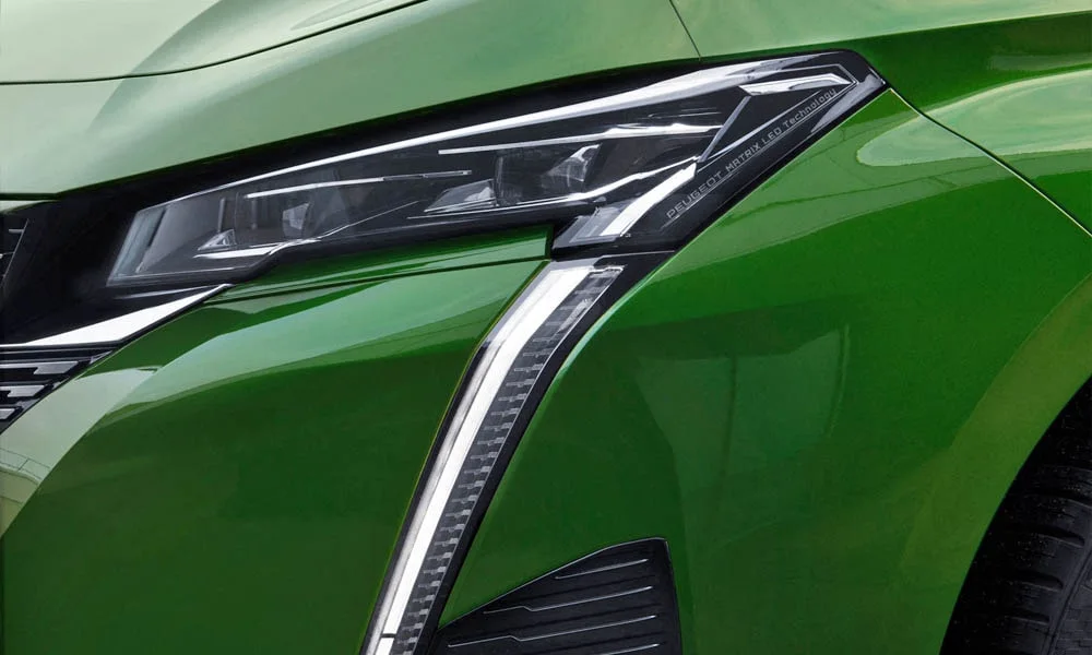 Фото Peugeot 308 — передняя оптика. Начинка фары: модули ближнего и дальнего света, ходовые огни Peugeot 308 — передняя оптика