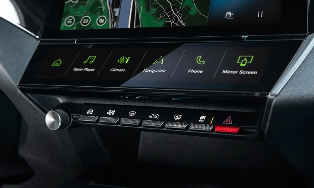Фото Peugeot 408 (2024) — экран мультимедиа, фото 2. Интерфейс медиасистемы крупным планом. Поддержка смартфонов и обновления «по воздуху» — ключевые вопросы к медиасистеме; наличие русификации уточняйте у дилера Peugeot 408 (2024) — экран мультимедиа, фото 2