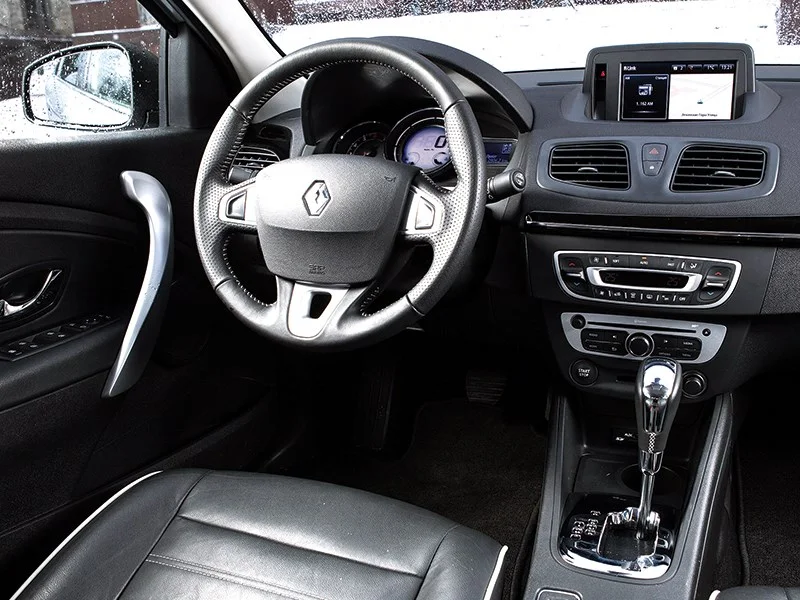 Renault Fluence 2009-2013: салон. Renault Fluence 2009-2013 — салон