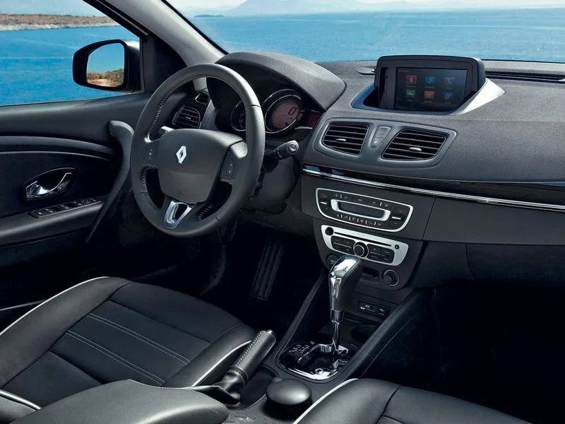 Renault Fluence 2009-2013: салон. Renault Fluence 2009-2013 — салон