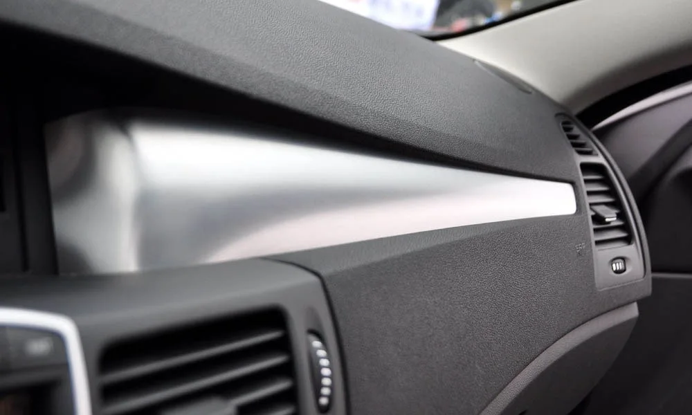 Фото Renault Laguna — деталь интерьера. Элемент салона вблизи — уровень исполнения виден в мелочах. Мелкие элементы отделки честнее всего показывают класс салона Renault Laguna — деталь интерьера