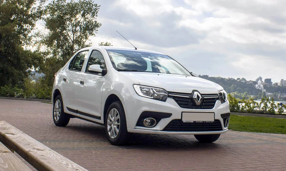 Renault Logan — вид спереди, фото 3