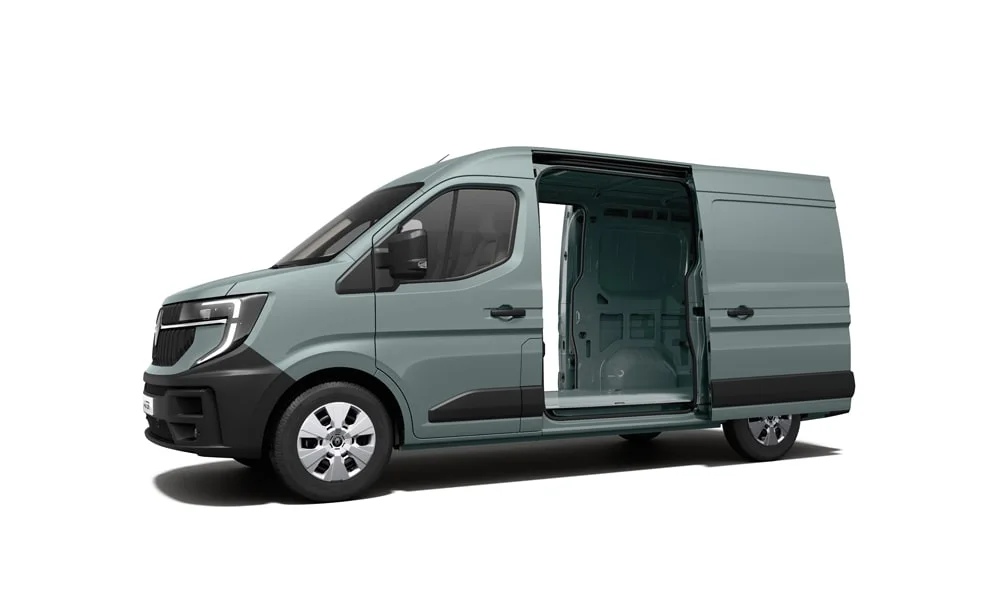 Фото Renault Master (2024) — вид спереди, фото 5. Оптика, решётка и бампер — первое впечатление о модели. Рисунок ходовых огней — подпись модели, по нему её узнают в потоке Renault Master (2024) — вид спереди, фото 5