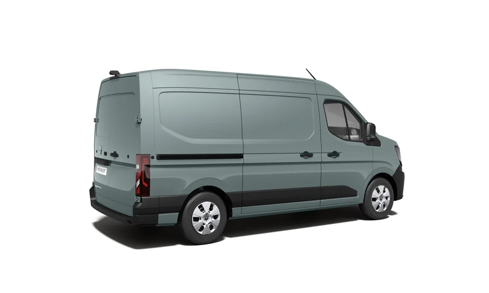 Фото Renault Master (2024) — вид сзади, фото 9. Линия крыши, стойки и задняя дверь в сером исполнении. Насадки выхлопа или их имитация внизу бампера различают версии Renault Master (2024) — вид сзади, фото 9