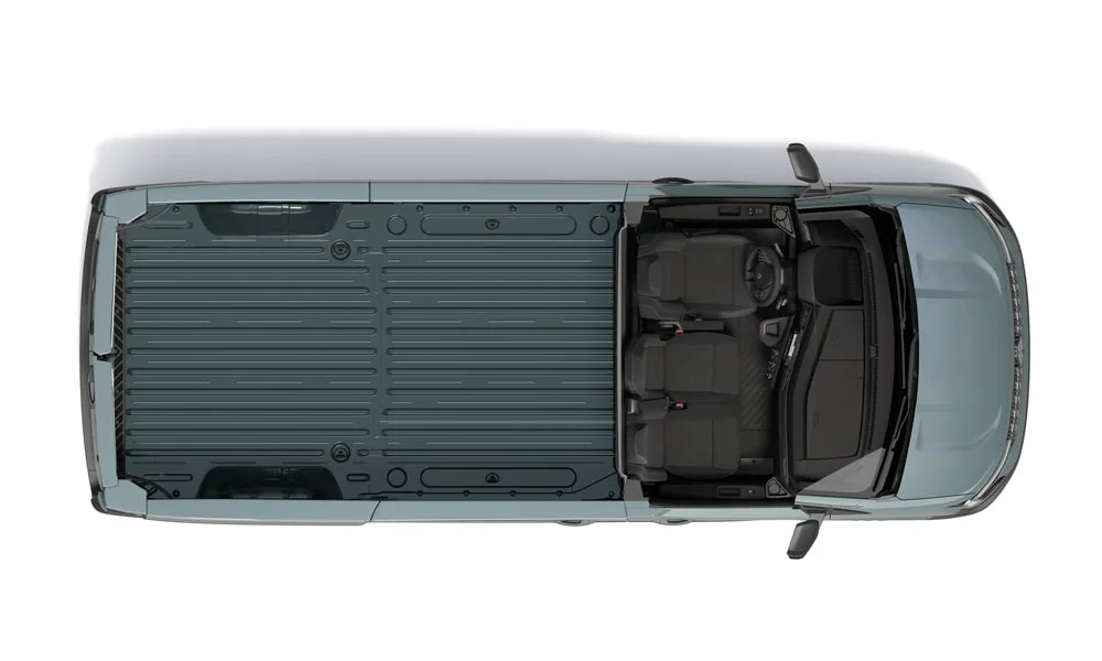 Фото Renault Master (2024) — крыша. Линия крыши и панорамное остекление с высоты. Рейлинги рассчитаны на поперечины для бокса или велокреплений Renault Master (2024) — крыша