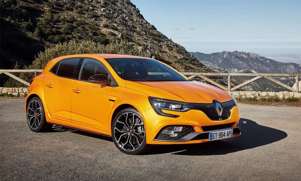 Фото Renault Megane RS — вид спереди, фото 6. Оптика, решётка и бампер — первое впечатление о модели Renault Megane RS — вид спереди, фото 6