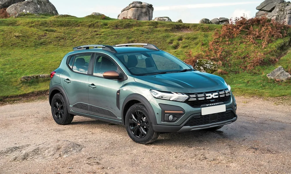 Renault Sandero Stepway (2024) — вид спереди, фото 3