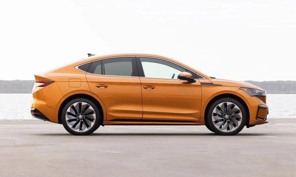 Skoda Enyaq Coupe (2024) — вид сбоку, фото 2