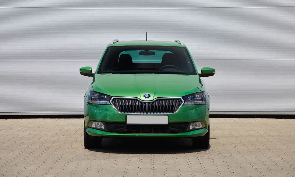 Фото Skoda Fabia — вид спереди, фото 17. Оптика, решётка и бампер — первое впечатление о модели Skoda Fabia — вид спереди, фото 17