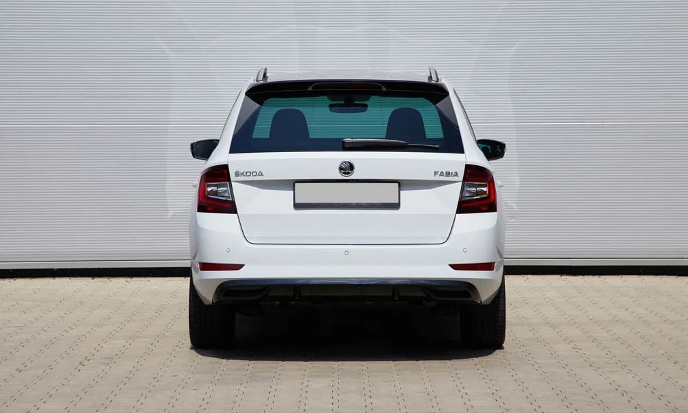Skoda Fabia — вид сзади, фото 11
