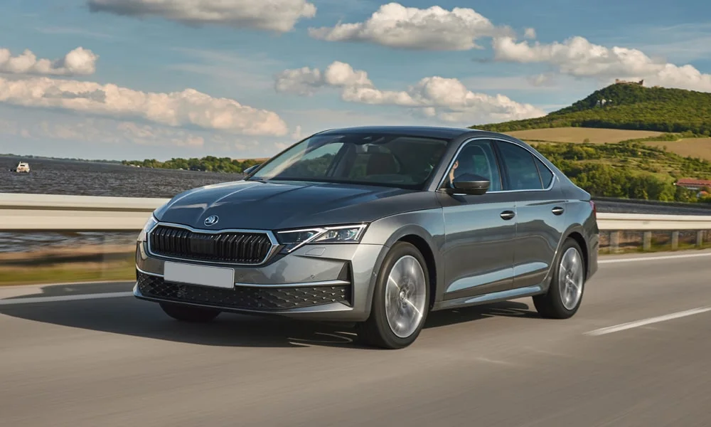 Фото Skoda Octavia (2024) — вид спереди, фото 5. Оптика, решётка и бампер — первое впечатление о модели Skoda Octavia (2024) — вид спереди, фото 5