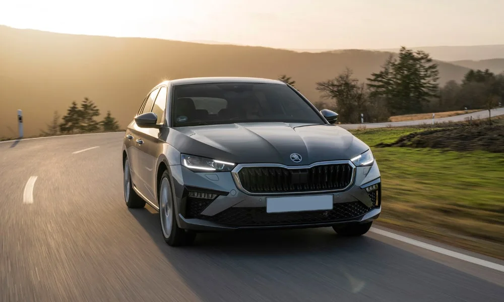 Фото Skoda Scala (2024) — вид спереди, фото 6. Оптика, решётка и бампер — первое впечатление о модели Skoda Scala (2024) — вид спереди, фото 6