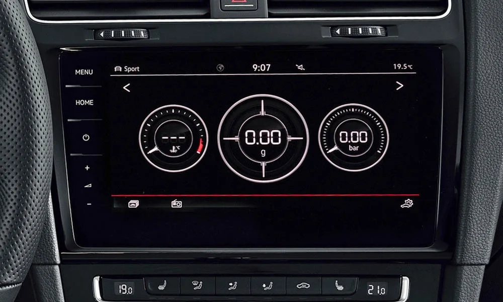 Фото Volkswagen Golf — экран мультимедиа, фото 3. Интерфейс медиасистемы крупным планом Volkswagen Golf — экран мультимедиа, фото 3