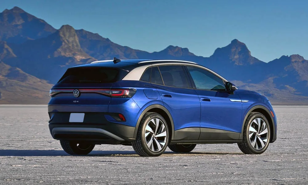 Фото Volkswagen ID 4 — вид сзади, фото 6. Графика фонарей, бампер и оформление пятой двери Volkswagen ID 4 — вид сзади, фото 6