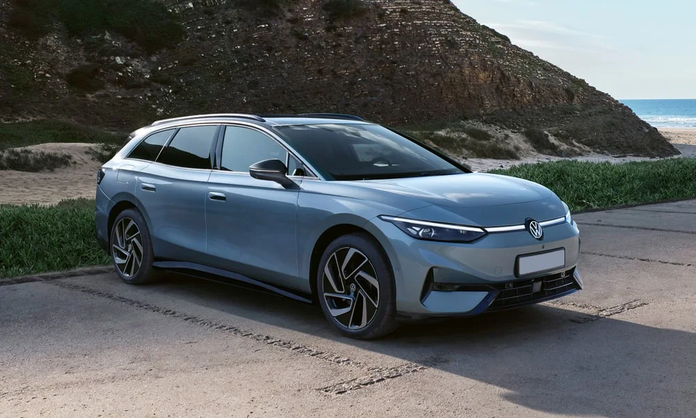 Фото Volkswagen ID 7 Tourer (2024) — вид спереди, фото 6. Оптика, решётка и бампер — первое впечатление о модели Volkswagen ID 7 Tourer (2024) — вид спереди, фото 6