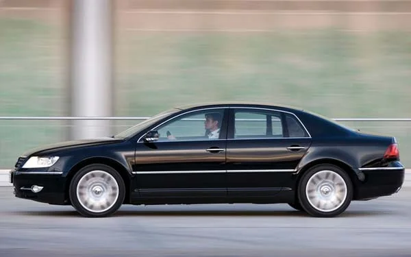 Volkswagen Phaeton 2007-2010 — вид сбоку