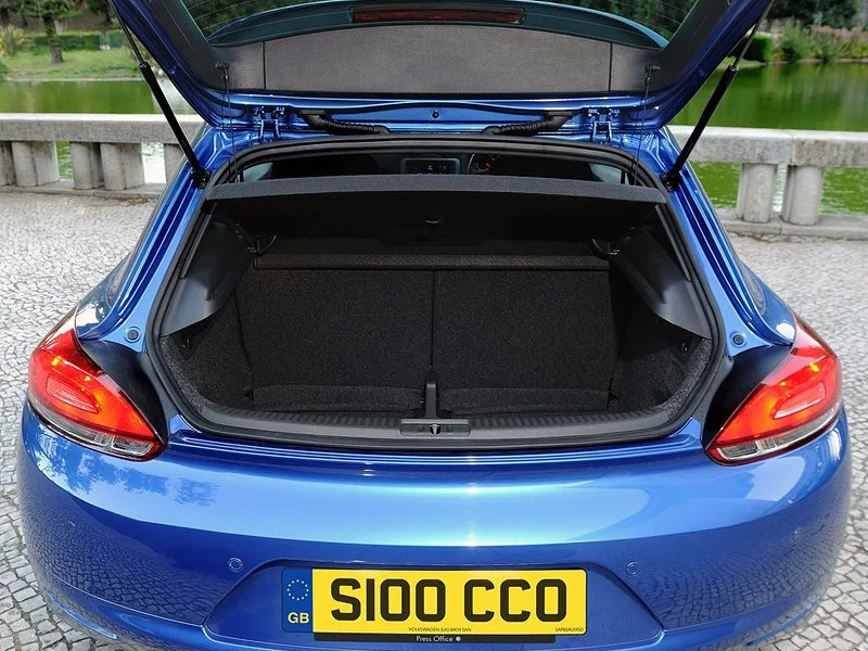 Volkswagen Scirocco 2008-2014: багажник. Volkswagen Scirocco 2008-2014 — багажник