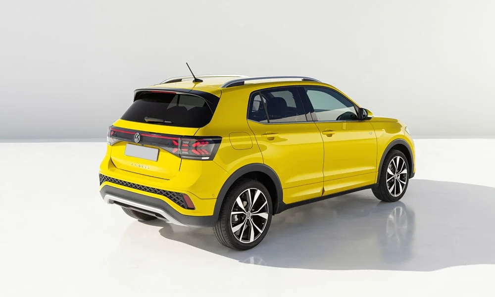 Фото Volkswagen T-Cross — вид сзади, фото 6. Графика фонарей, бампер и оформление пятой двери Volkswagen T-Cross — вид сзади, фото 6