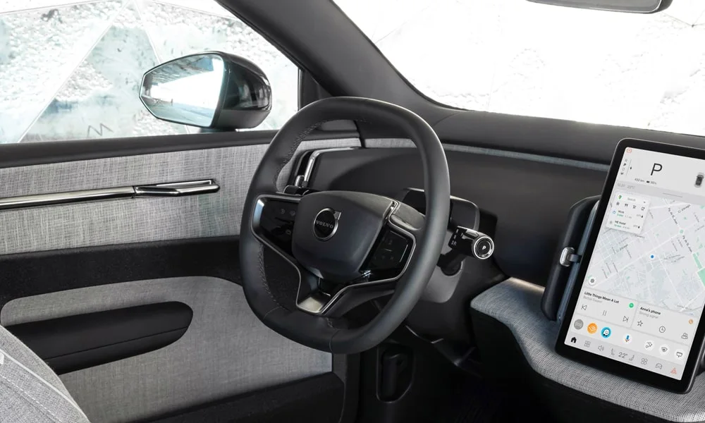 Фото Volvo EX30 — интерьер. Общий план салона: архитектура панели, консоль и кресла Volvo EX30 — интерьер