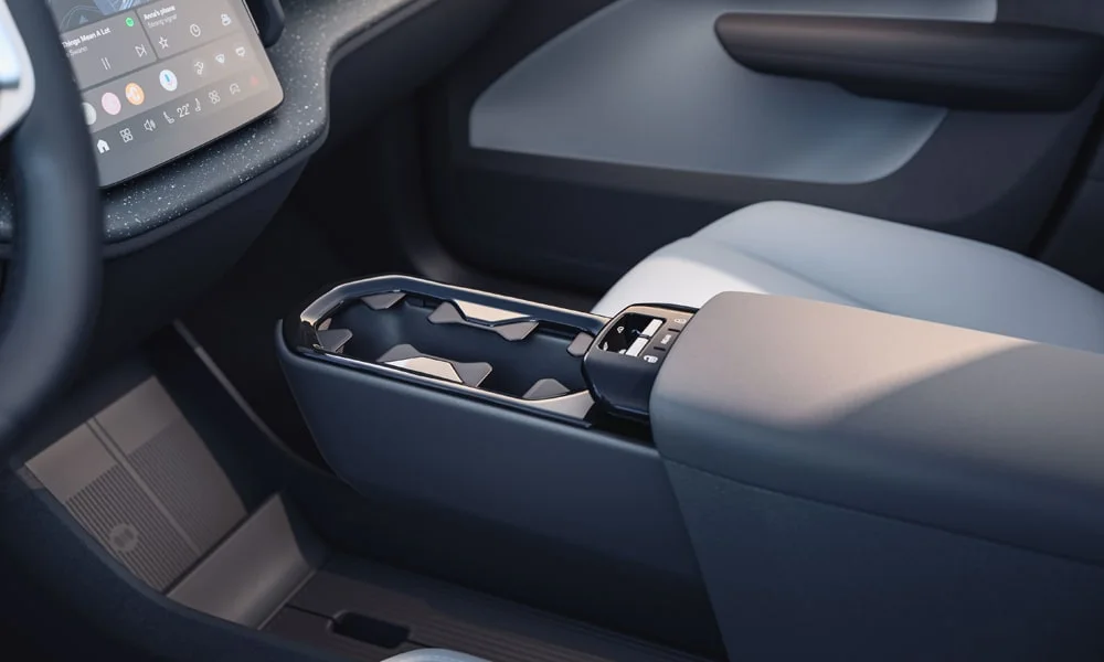 Фото Volvo EX30 — интерьер, фото 5. Общий план салона: архитектура панели, консоль и кресла Volvo EX30 — интерьер, фото 5