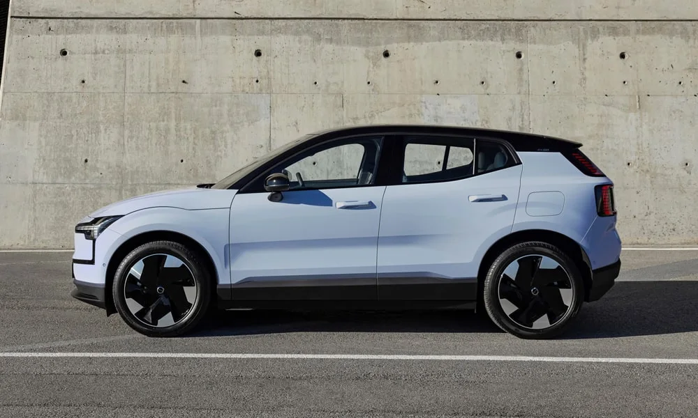 Volvo EX30 — вид сбоку