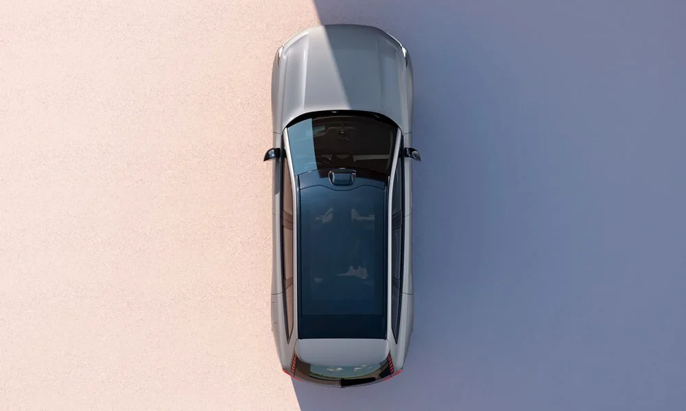 Фото Volvo EX90 (2024) — крыша, фото 3. Крыша сверху: остекление, рейлинги и антенна-плавник. Рейлинги рассчитаны на поперечины для бокса или велокреплений Volvo EX90 (2024) — крыша, фото 3