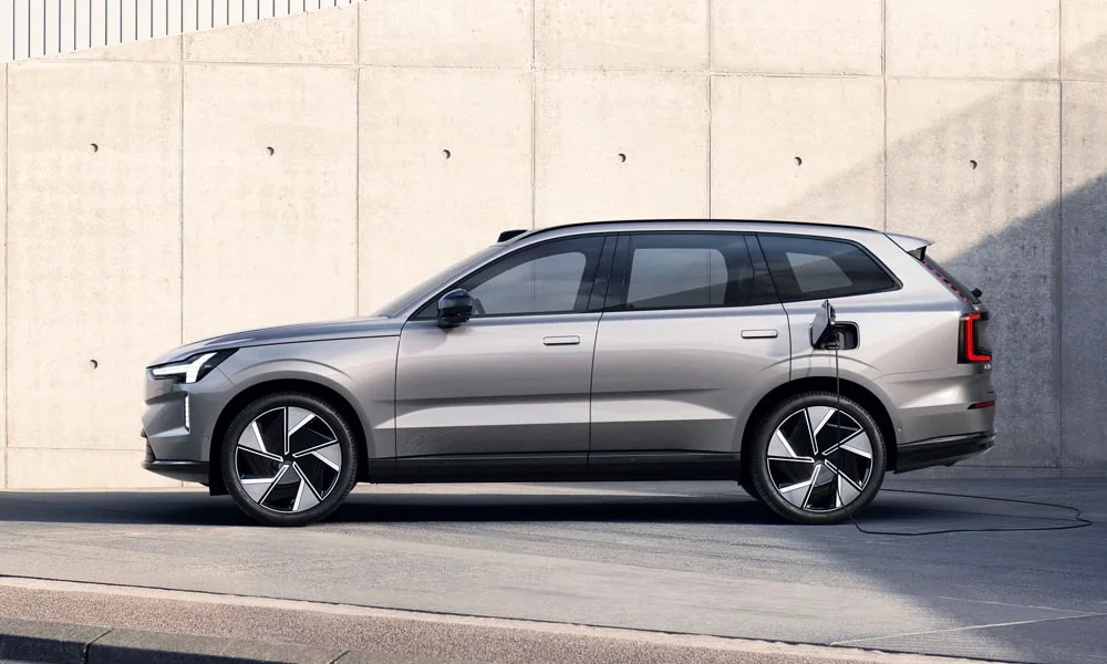 Volvo EX90 (2024) — вид сбоку