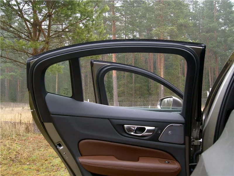 Volvo S60 Cross Country 2010-2018: салон. Volvo S60 Cross Country 2010-2018 — салон
