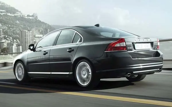 Volvo S80 2006-2013: вид сзади. Volvo S80 2006-2013 — вид сзади