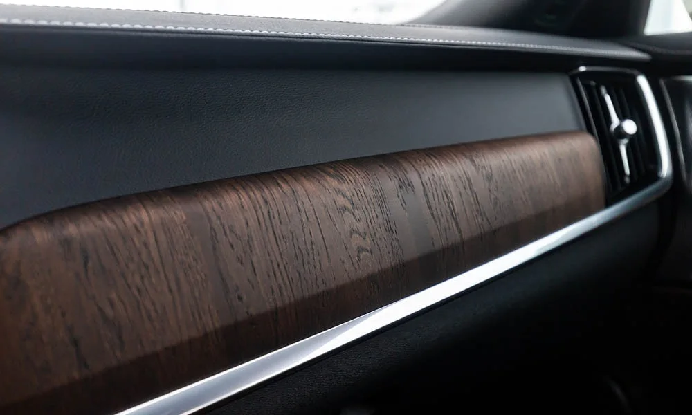 Фото Volvo S90 — дверная карта. Подлокотник, динамик и блок стеклоподъёмников Volvo S90 — дверная карта
