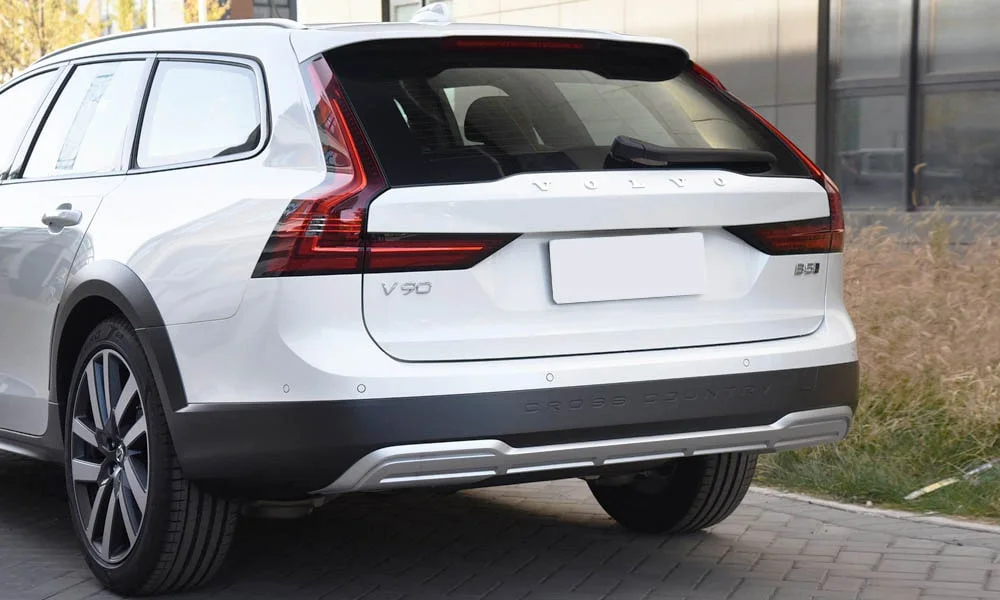 Volvo V90 Cross Country — вид сзади, фото 3