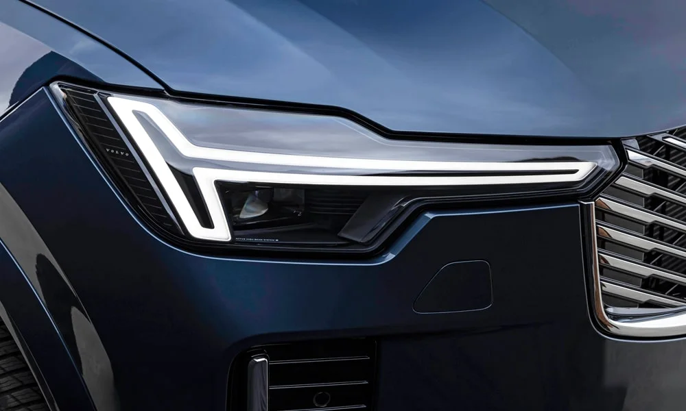 Фото Volvo XC90 (2024) — экстерьер. Фактура и исполнение внешней детали. Мелкие элементы экстерьера дополняют общий стиль модели Volvo XC90 (2024) — экстерьер