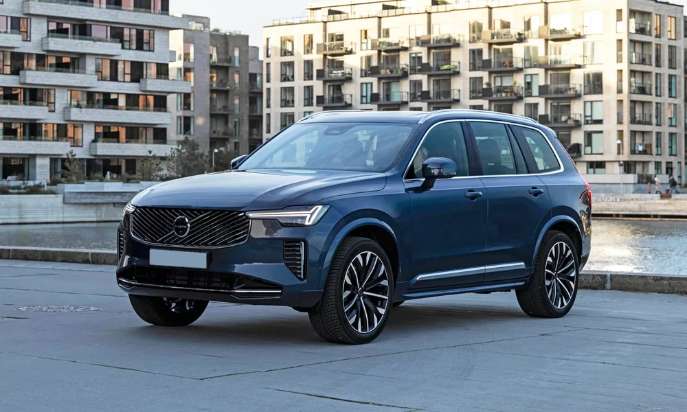 Volvo XC90 (2024) — вид спереди, фото 2