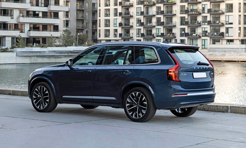 Volvo XC90 (2024) — вид сзади, фото 3
