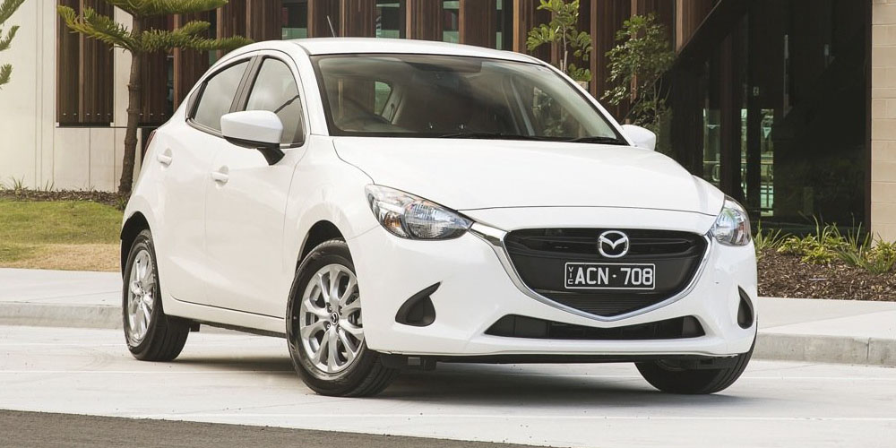 Mazda 2: фото в новом кузове