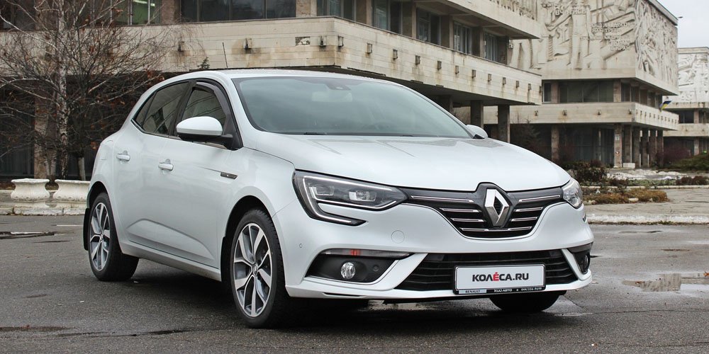 Renault Megane: фото в новом кузове
