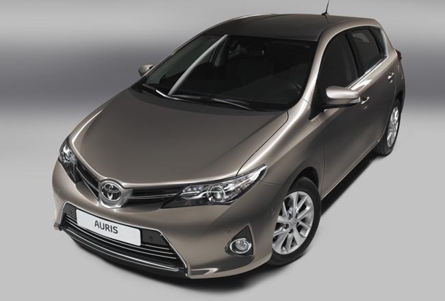Toyota Auris: фото в новом кузове